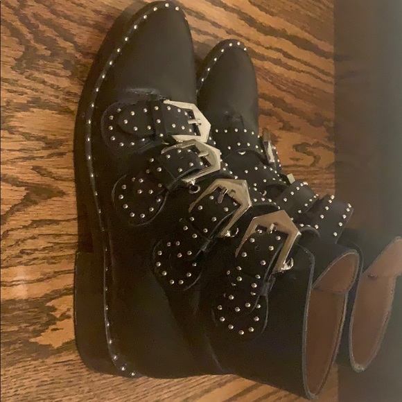 Givenchy MULTI-STRAP BOOTS IN LEATHER WITH STUDS - Picture 8 of 8